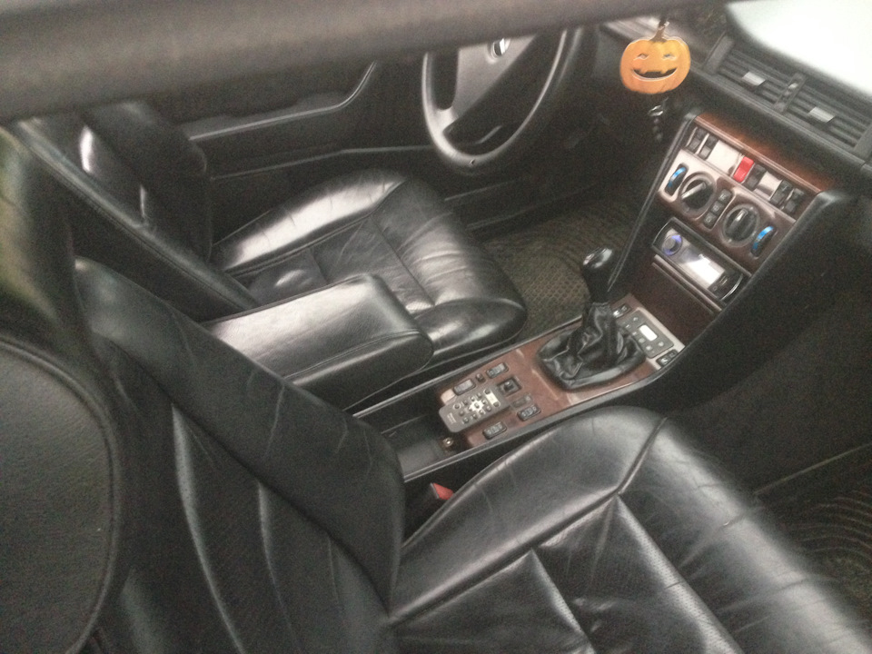 Фото в бортжурнале Mercedes-Benz E-Class Coupe (C124)