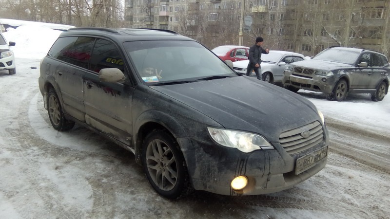 Жена радуется толи тонировке, толи что фоткаю ) — Subaru Outback (BP)