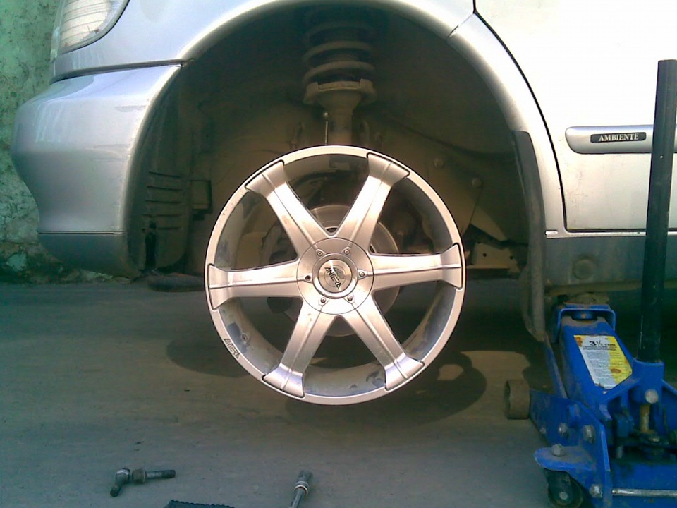 Фото в бортжурнале Mercedes-Benz V-Class (W638)