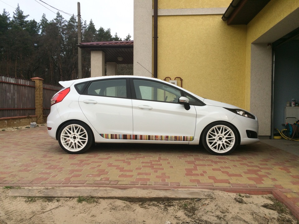 Фото в бортжурнале Ford Fiesta (Mk VI)