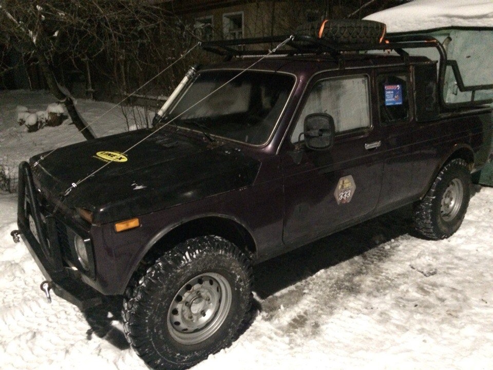 вечернее фото после мойки, завтра ремонт ) — Lada 2329