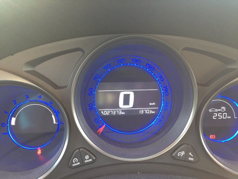 Фото в бортжурнале Citroen C4 L. Запчасти на фото: 110130