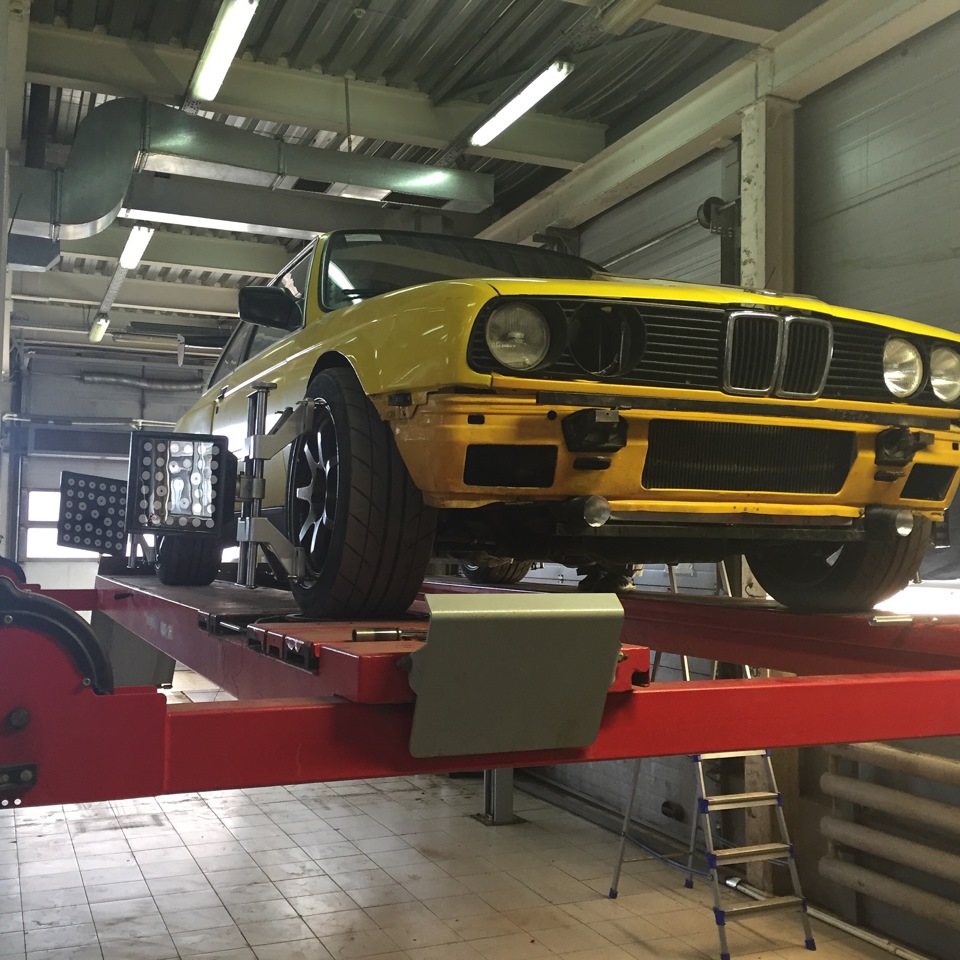 Фото в бортжурнале BMW 3 series Coupe (E30)