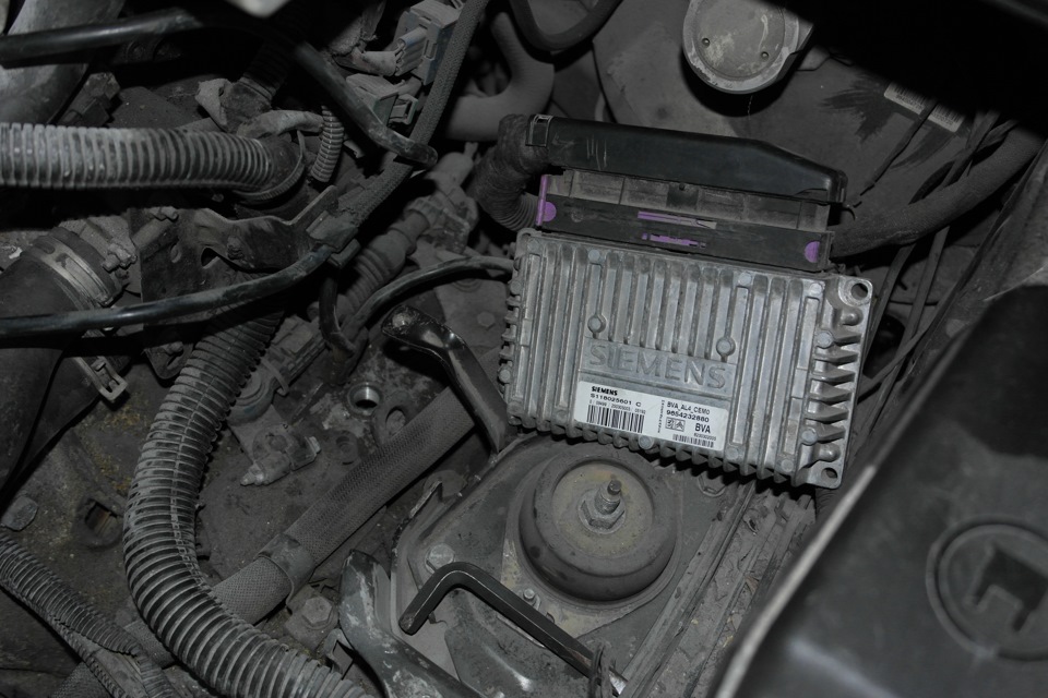 Фото в бортжурнале Peugeot 307. Запчасти на фото: 1025601