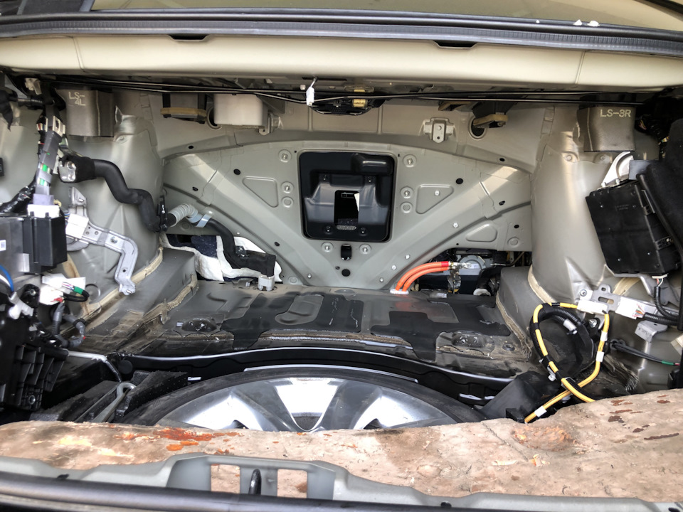 Photo from the logbook Lexus LS 600h