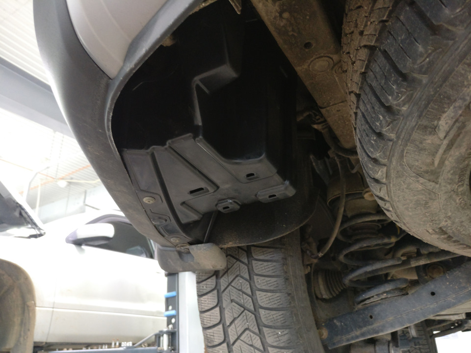 Номер защиты 86695 2W000 леваясторона — Hyundai Santa Fe (3G). Запчасти на фото: 866952W000