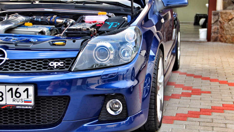 Opel Astra GTC 2.0T