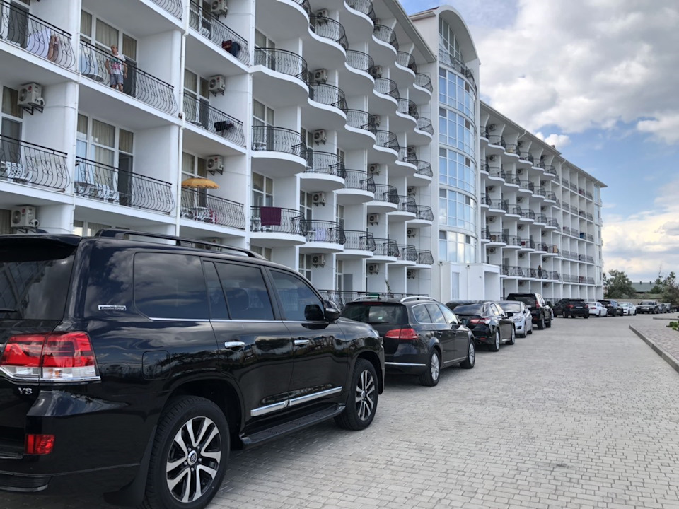 Отель Панорама, Panorama Hotel, г.Бердянск, июнь 2019г — KIA Soul EV (2G)