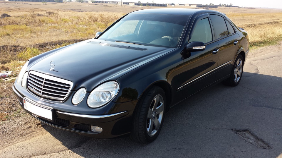 Mercedes-Benz E-Class Чёрный Обсидан