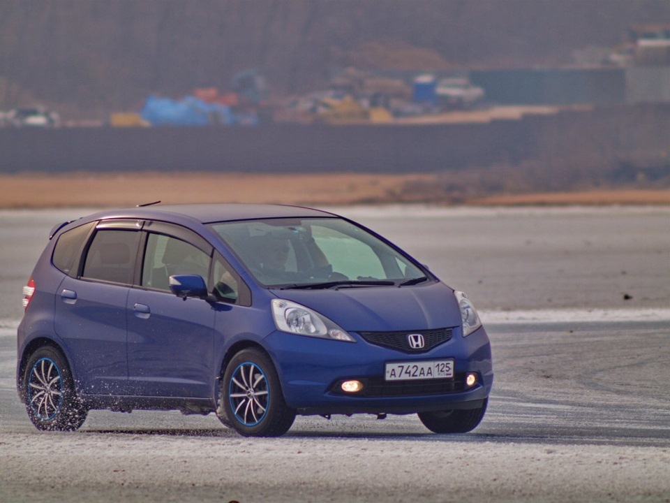 Honda Fit, 4WD. Один из организаторов Ралли-Спринта, имеет большой опыт в подобных мероприятиях, что собственно видно по его времени. — Subaru Impreza (GD/GG)