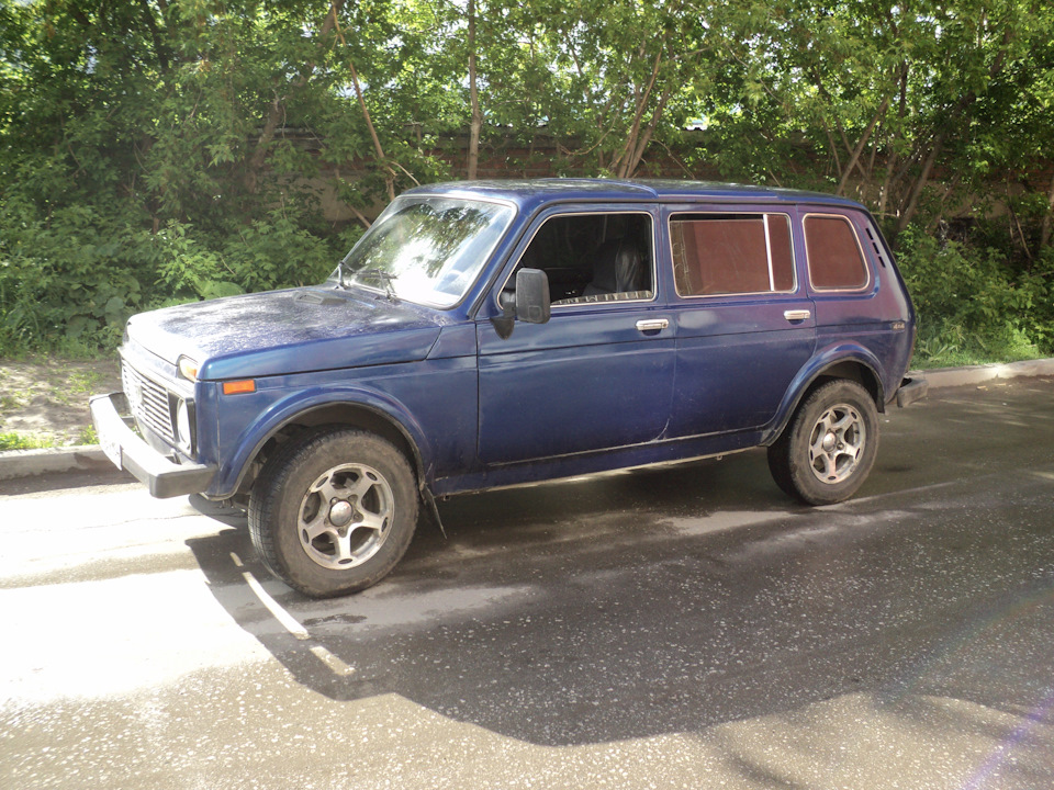 Вид сразу стал приятнее — Lada 4x4 5D