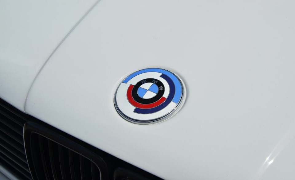 Эмблема старого образца для BMW — BMW 3 series Coupe (E36)