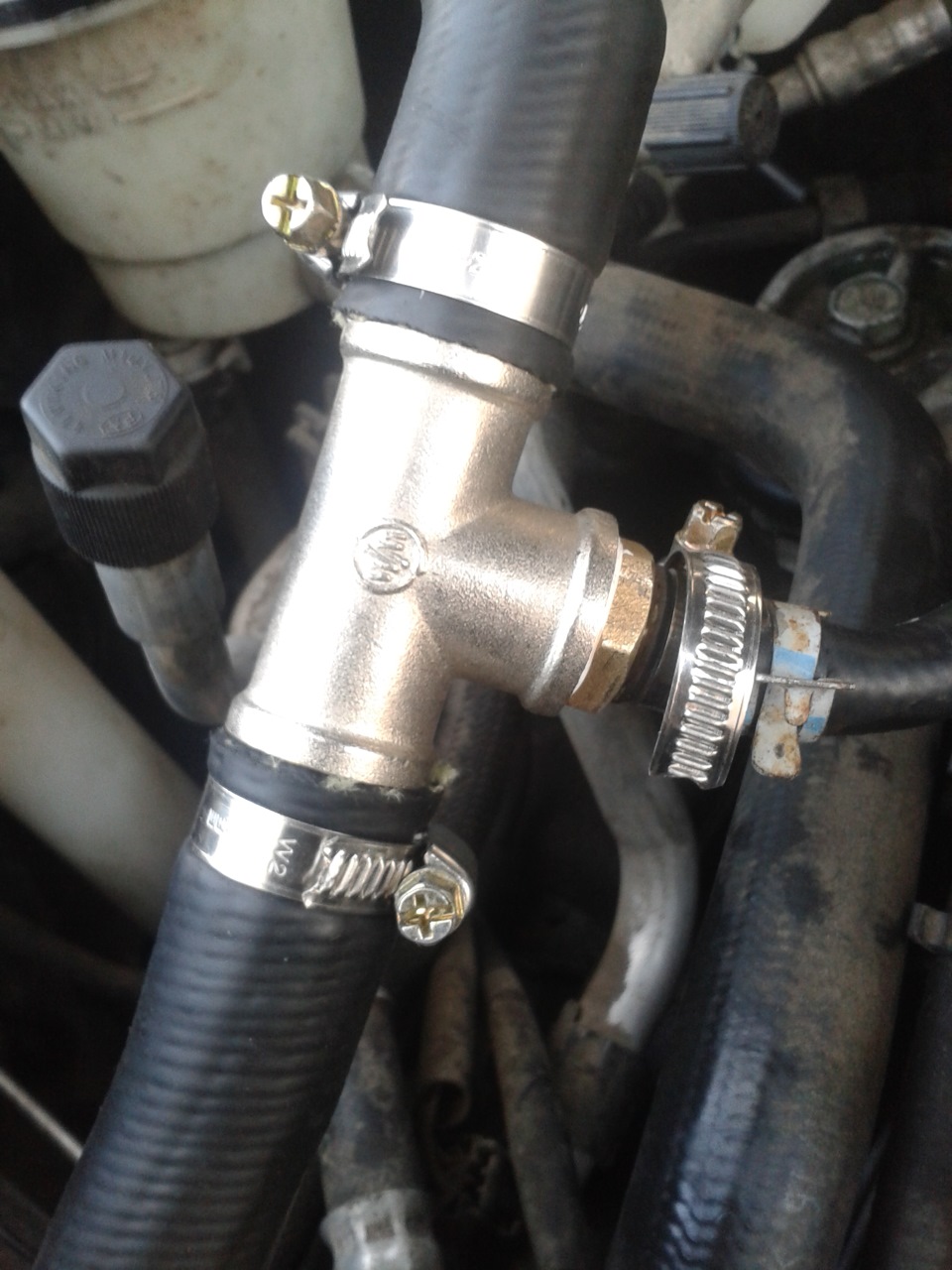 Фото в бортжурнале Ford Escape (1G)