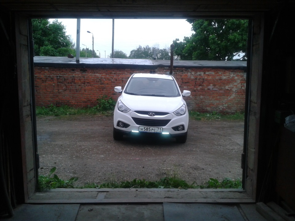 С телефона… засвечивает… Кажется — Hyundai ix35