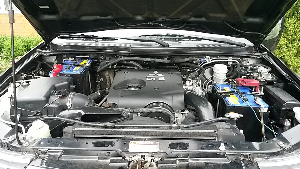 С крышки двигателя теперь можно есть. ))) — Mitsubishi L200 (4G)