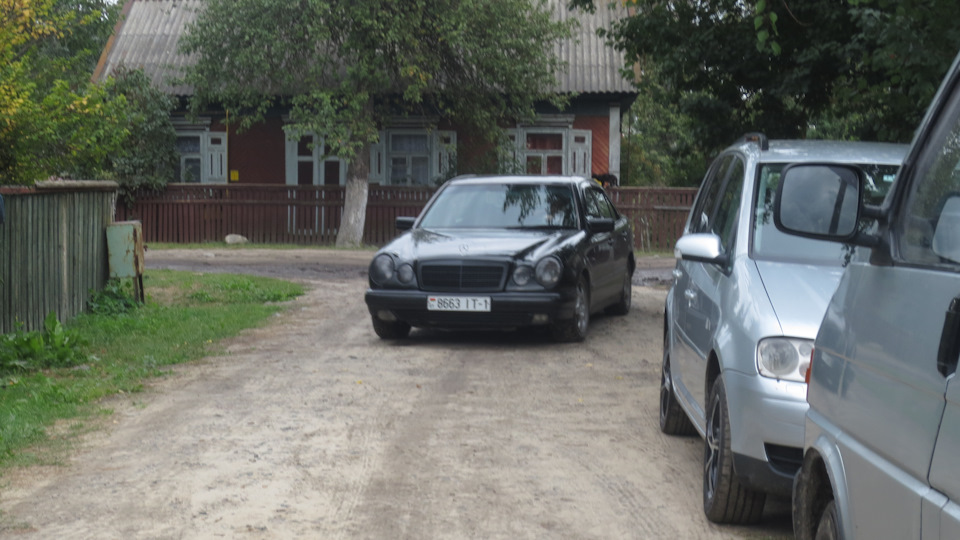 Mercedes-Benz E-Class BLACK CLASSIC