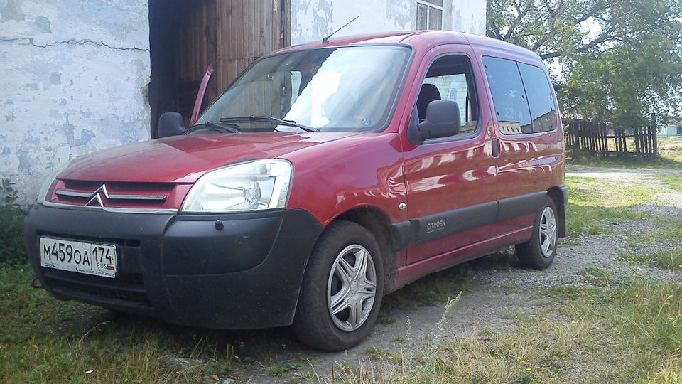 Citroen Berlingo почтовый фургончик:)
