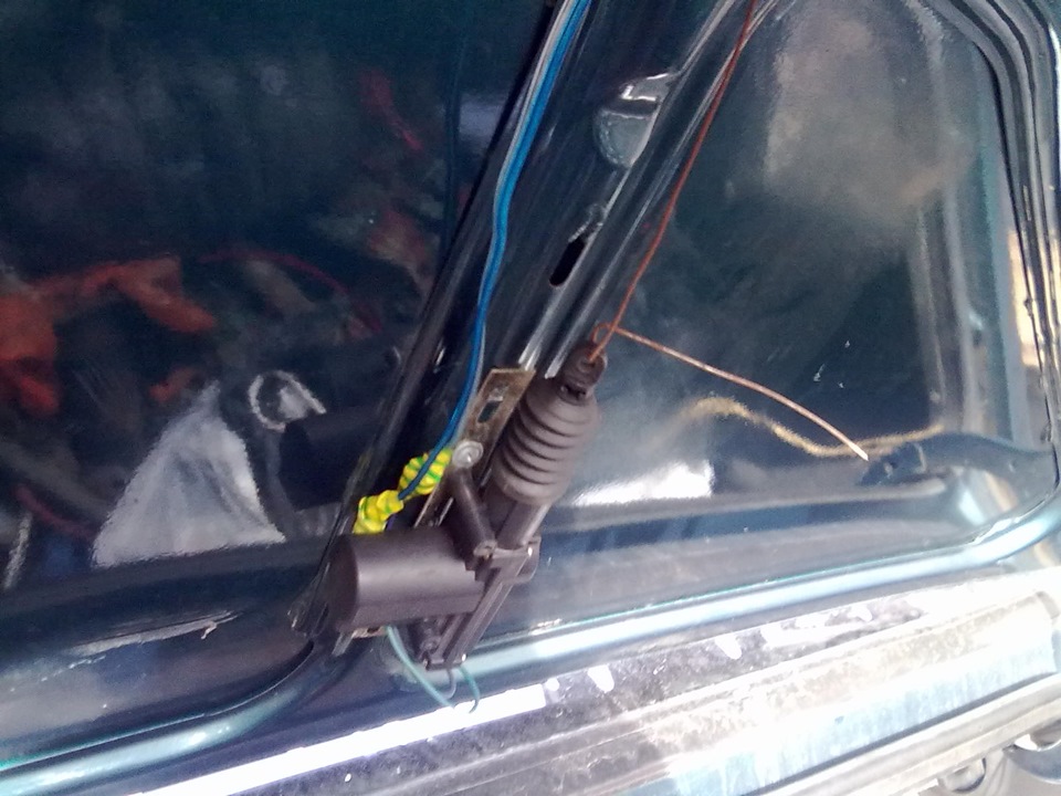 прикрутил электропривод к крышки багажника — Lada 21099