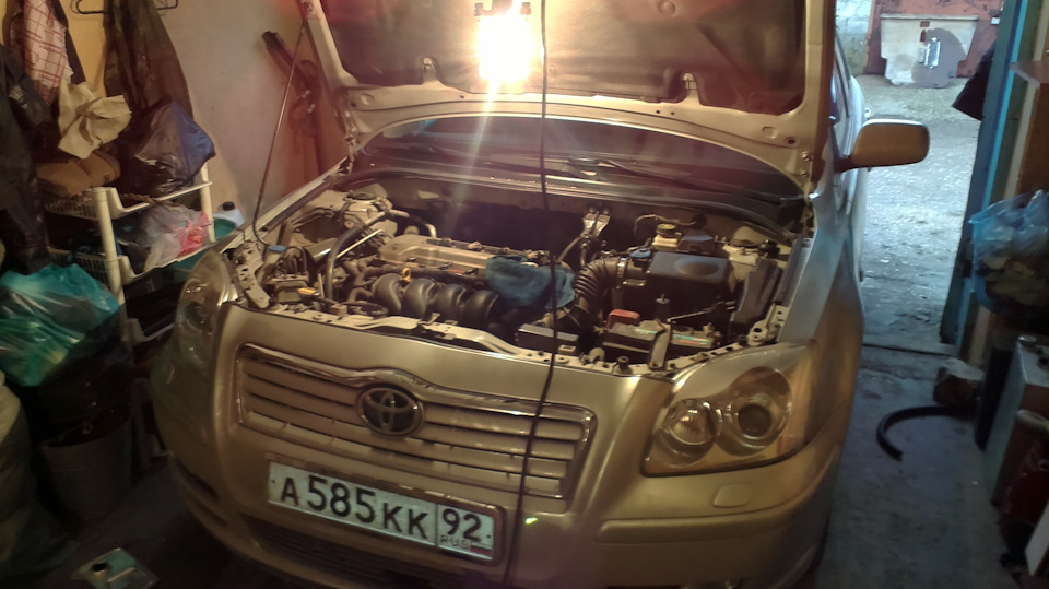 Фото в бортжурнале Toyota Avensis II
