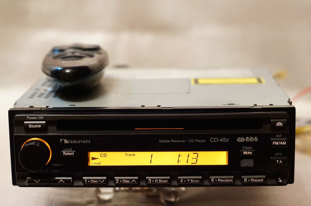 Изучаю спрос на Nakamichi CD-45z — Honda Accord (6G) бензин, 2,3 л
