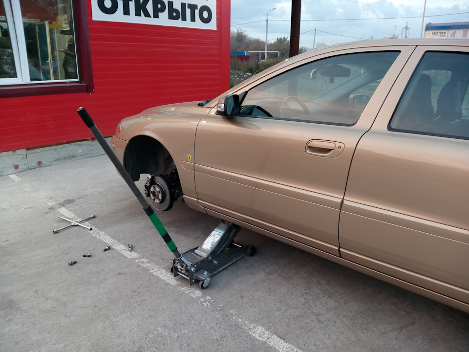 Фото в бортжурнале Volvo S60 (1G)
