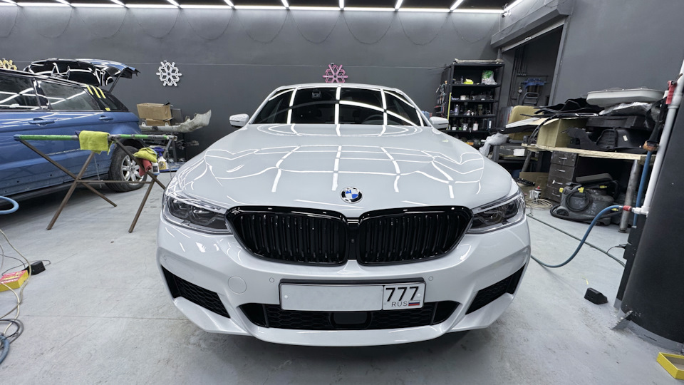 BMW 6 series GT MINERALWEISS/MOKKA