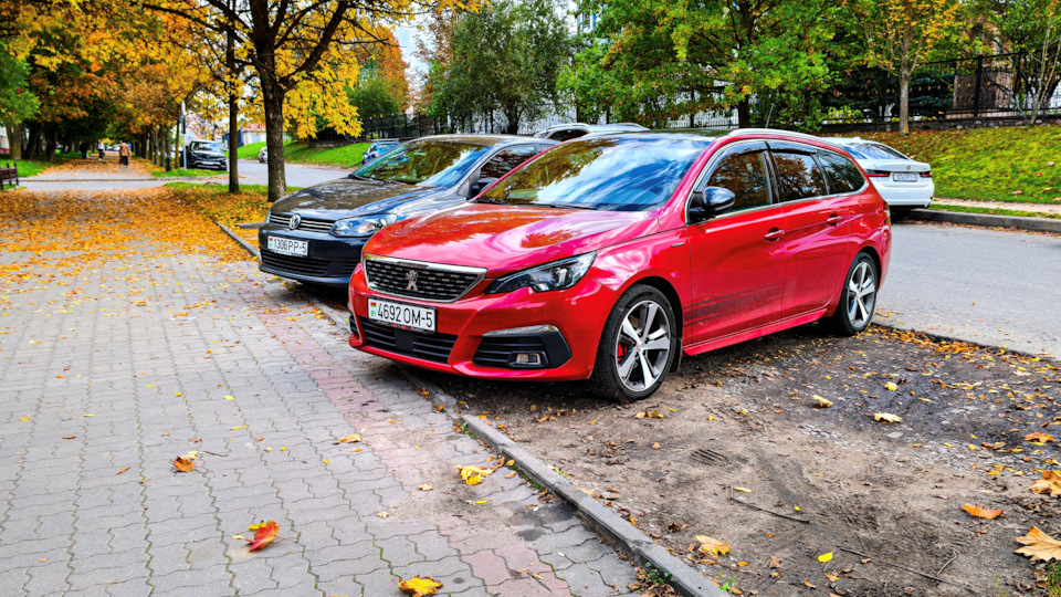Peugeot 308 SW Red Ultimate GT