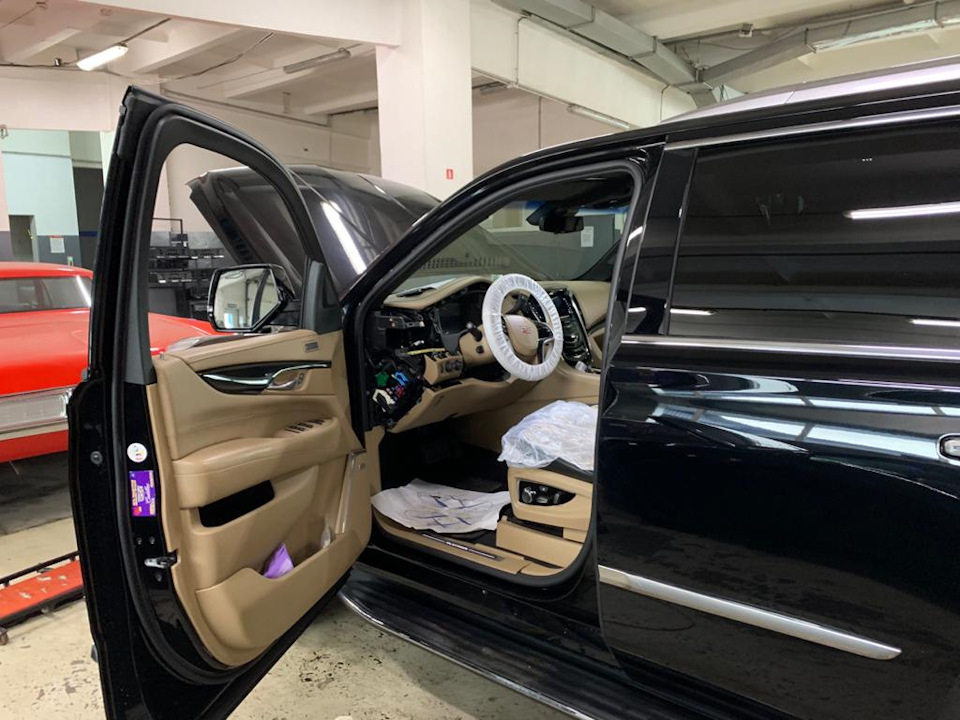 Фото в бортжурнале Cadillac Escalade (4G)