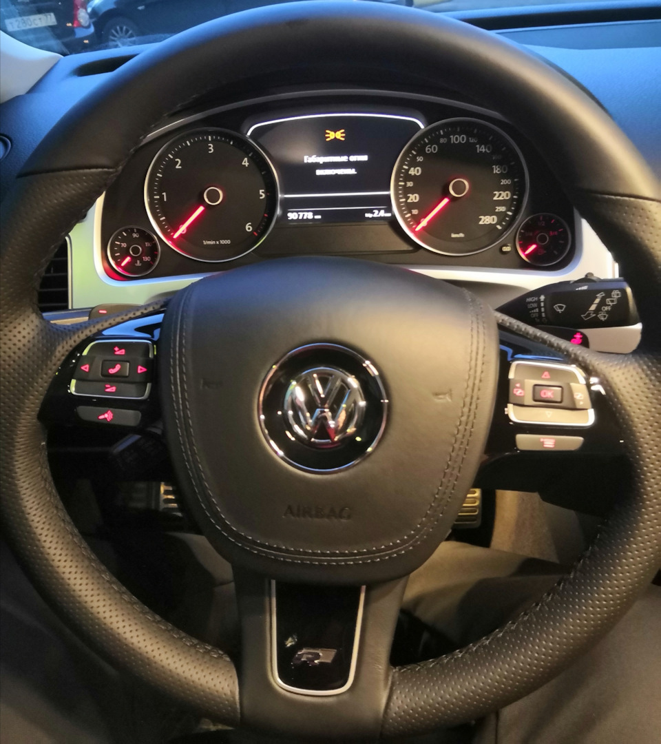 Фото руля с AIRBEG — Volkswagen Touareg (2G)