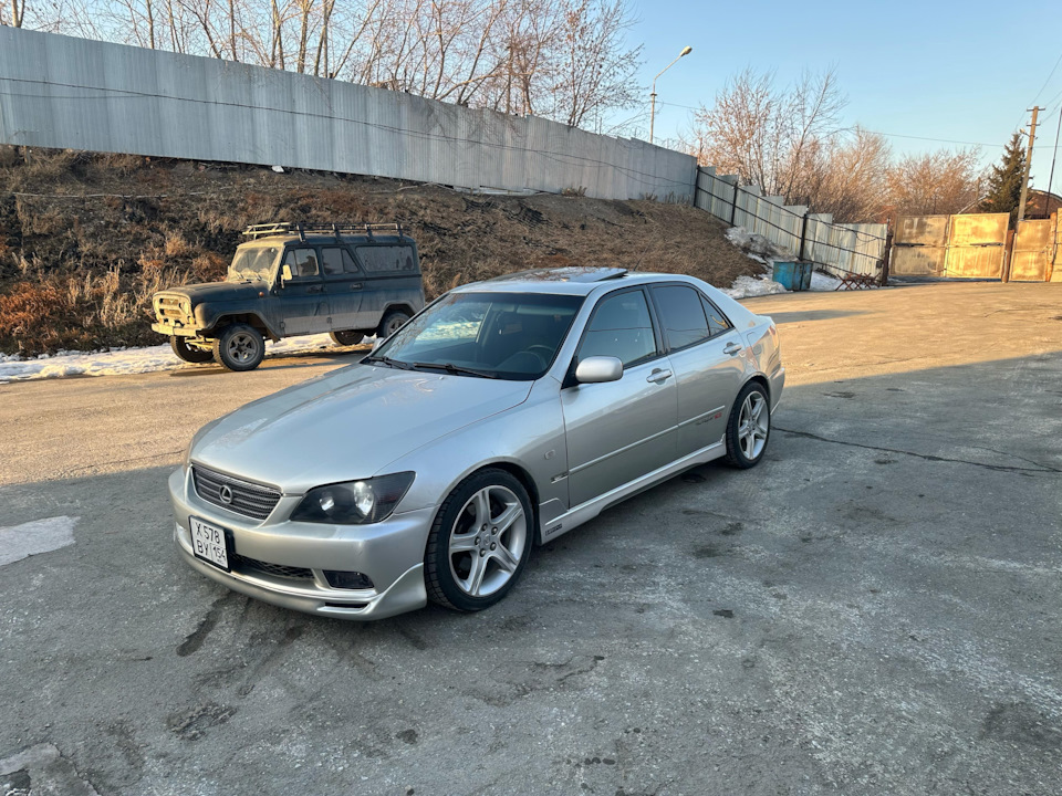 Фото в бортжурнале Lexus IS I