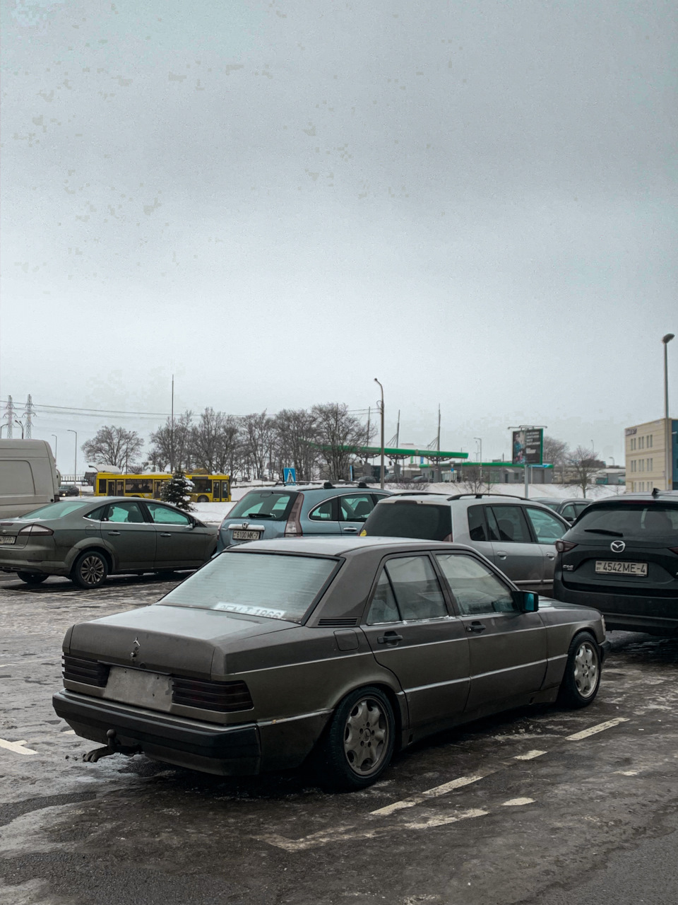 Переобулись на зиму — Mercedes-Benz 190 (W201)