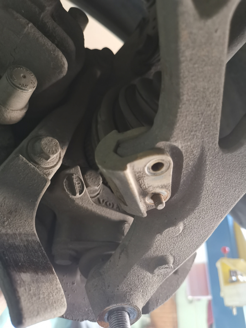 Старые ограничители — Volvo S60 (1G)