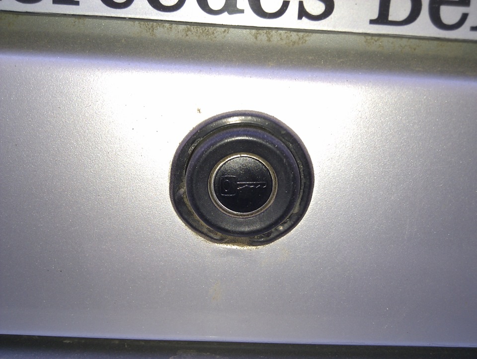 Фото в бортжурнале Mercedes-Benz E-Class (W210)