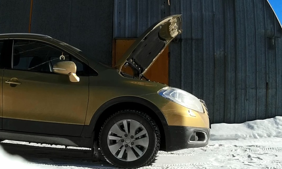 Открывается, соответственно, выше, чем с палкой — Suzuki SX4 (2G)