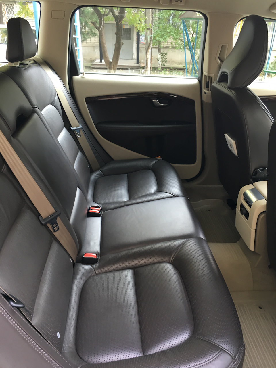 Фото в бортжурнале Volvo XC70 III