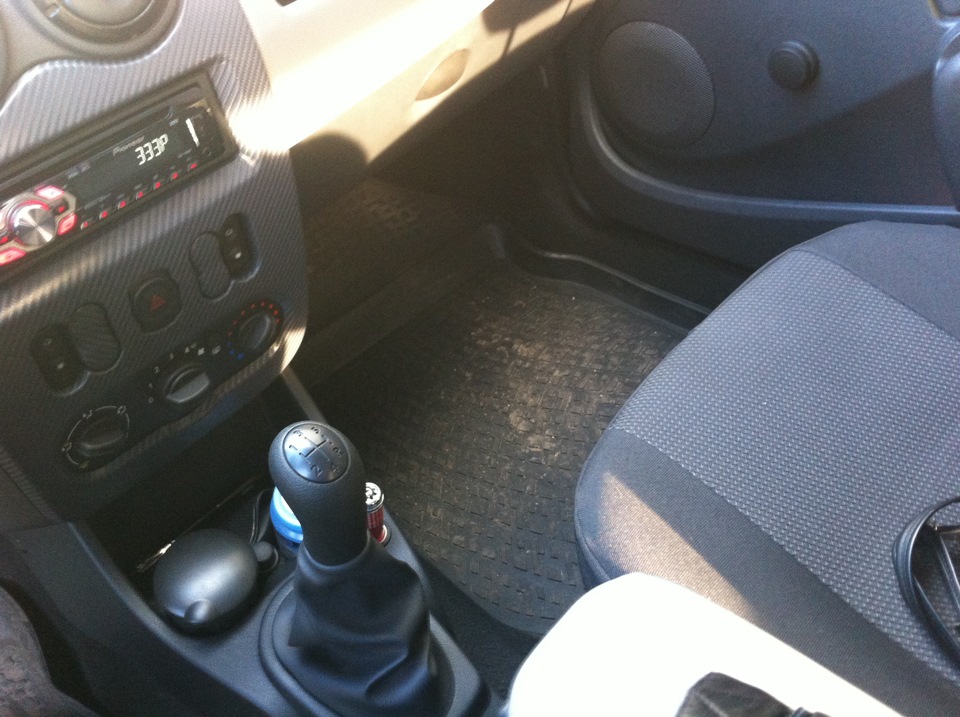 Фото в бортжурнале Renault Logan (1G)