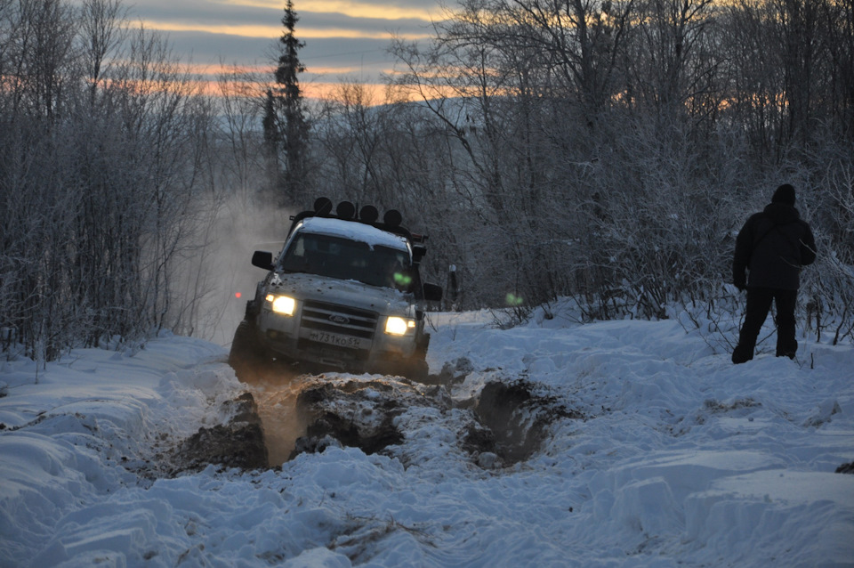 Форд Рейнджер на 37 — Chevrolet Niva GLX