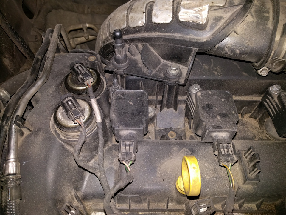 вот они — по левую руку — Ford Mondeo IV