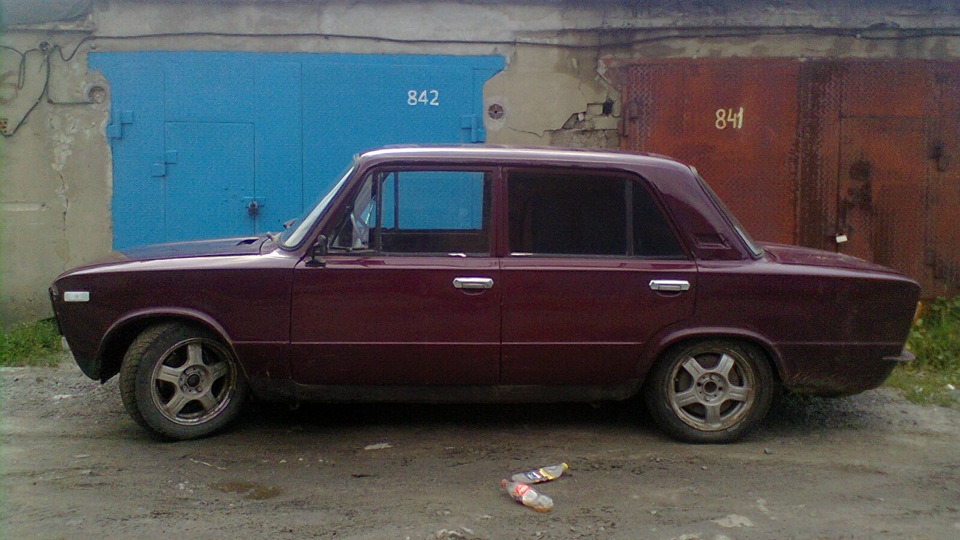 Lada 2106 "от земли не высоко"
