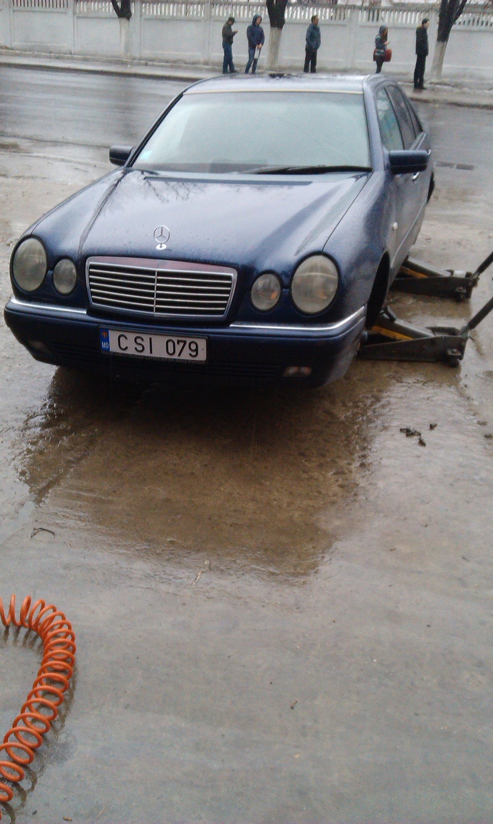 Фото в бортжурнале Mercedes-Benz E-Class (W210). Запчасти на фото: CS1079