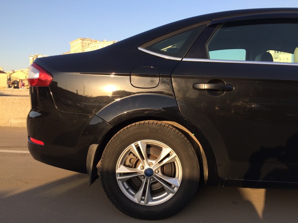 На солнце — Ford Mondeo IV