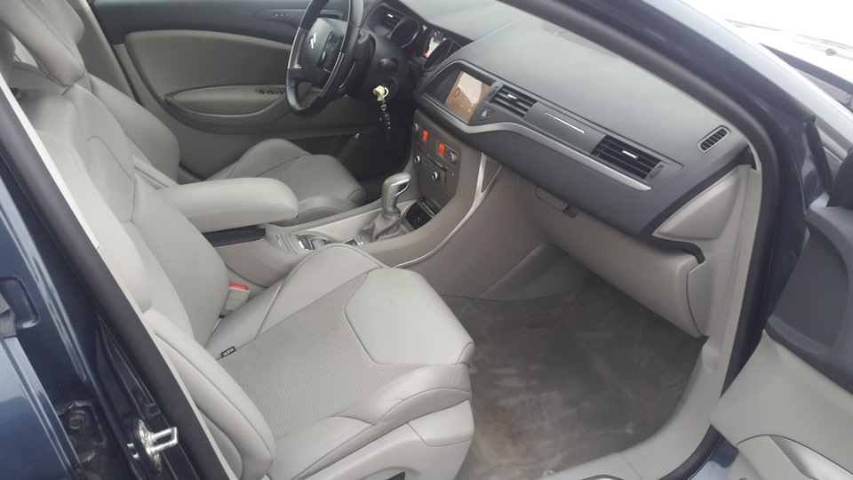 Citroen C5 Les Champs Elysees