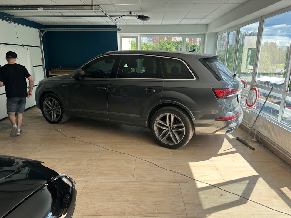 Фото в бортжурнале Audi Q7 (2G)