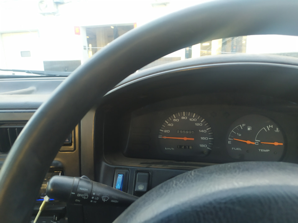 Фото в бортжурнале Nissan Wingroad (Y10)