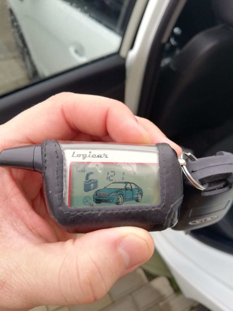 Брелок — 12.1В — KIA Rio (3G)