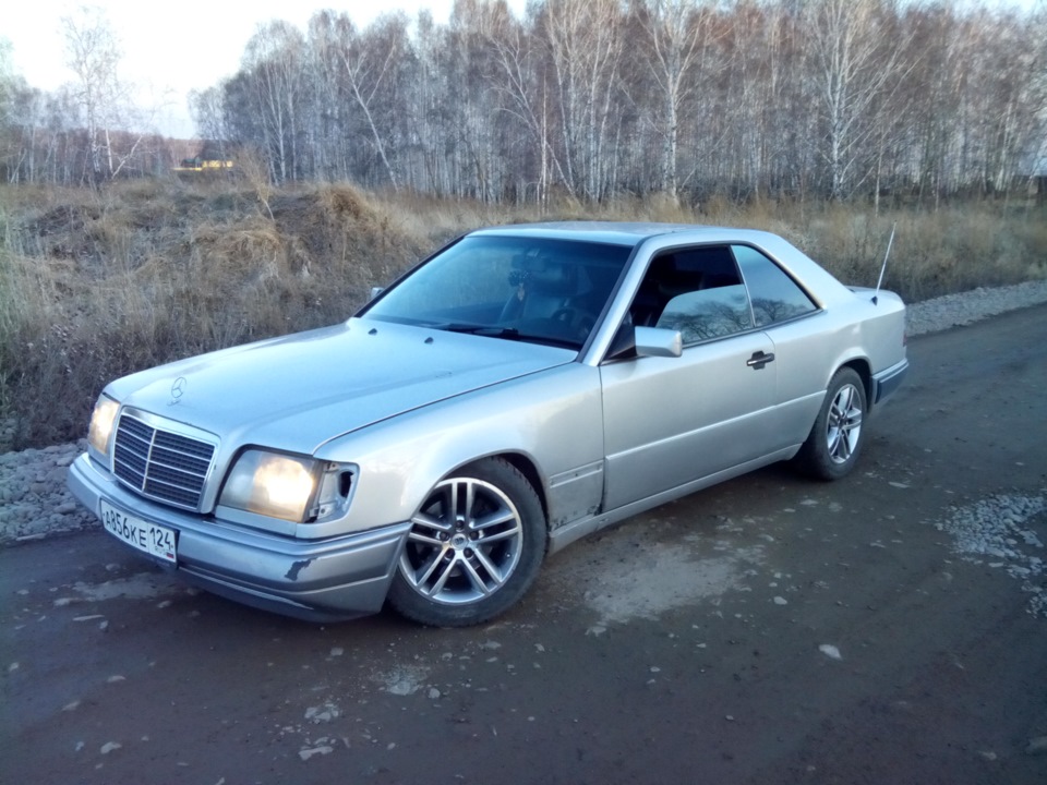 поворотник потерял, листва в наличии, нет клипс. — Mercedes-Benz E-Class Coupe (C124)