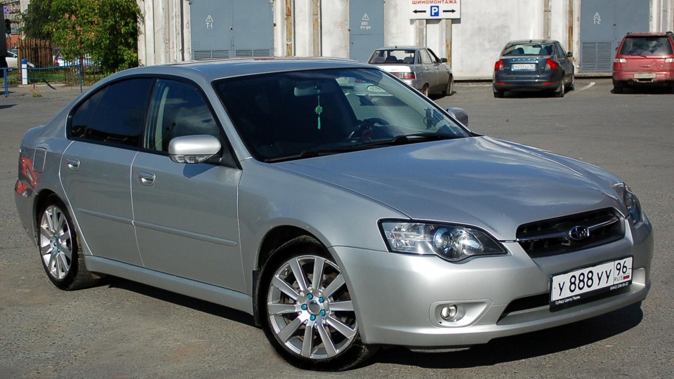 Subaru B4