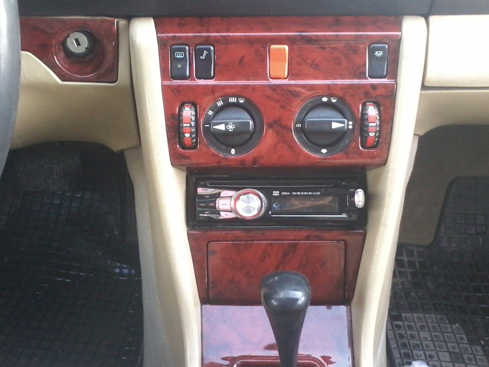 Фото в бортжурнале Mercedes-Benz E-Class (W124)
