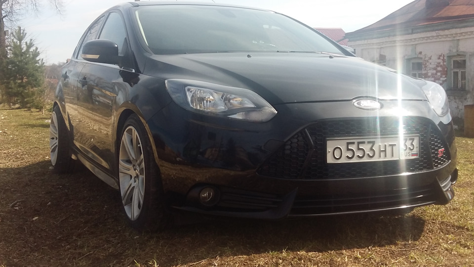 Ford Focus Hatchback Black STylish