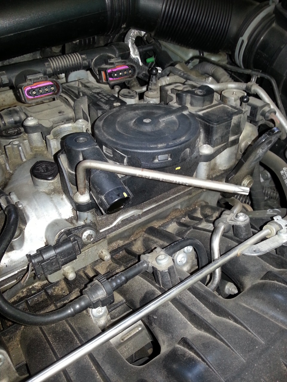 откручиваем болты — Skoda Octavia A5 Mk2